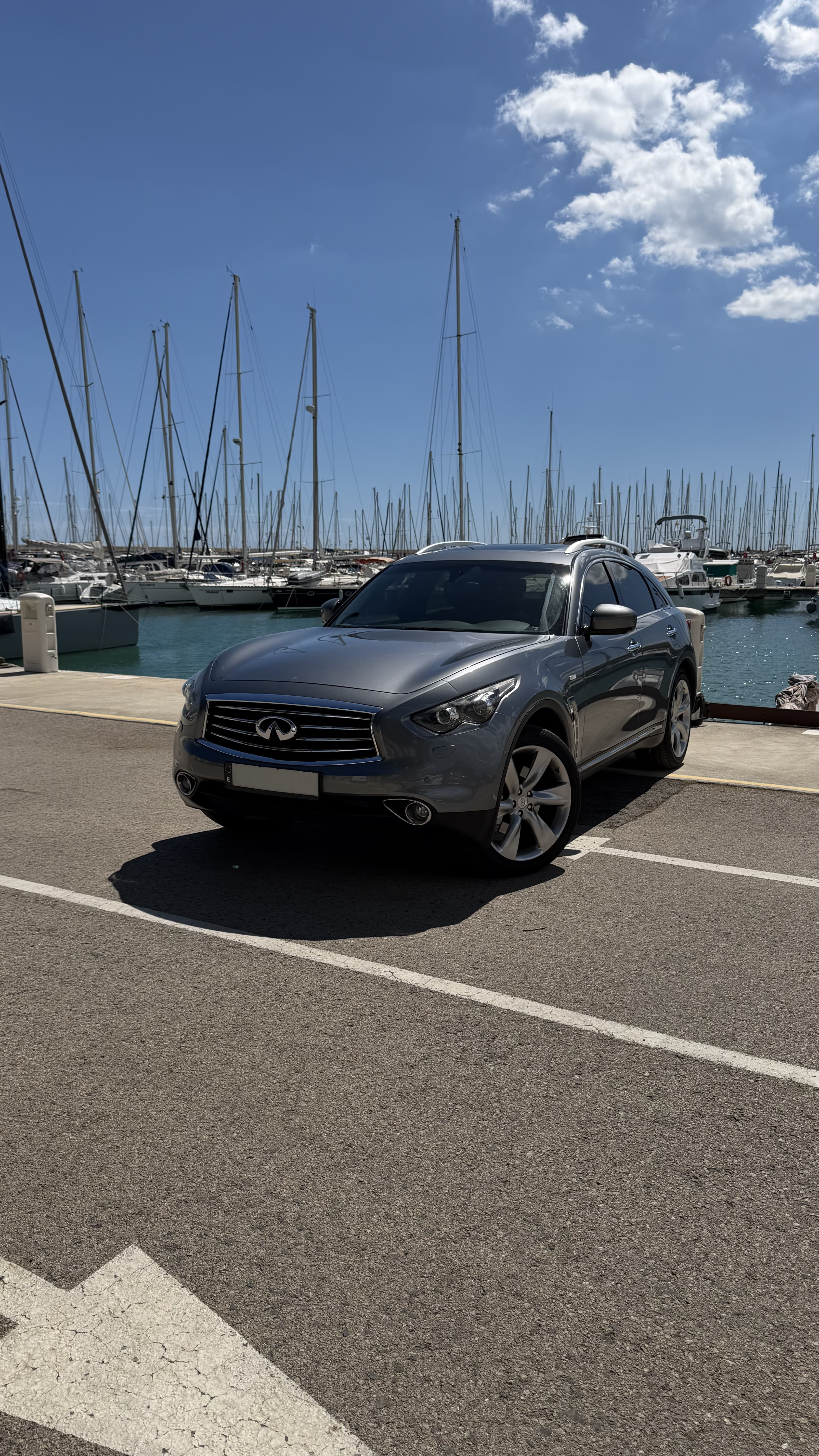 Infiniti QX70S